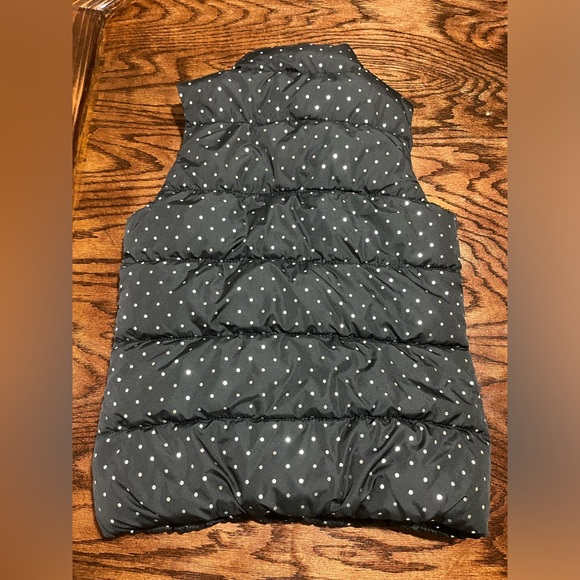 Old Navy Puff Vest Size M 8 Girls Polka Dot Black Fleece Lined MSRP $37 - Picture 2 of 3
